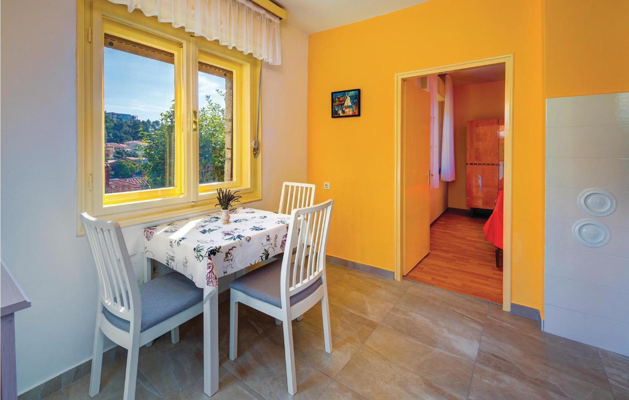 Lovely Apartment In Rabac With Kitchen Esterno foto