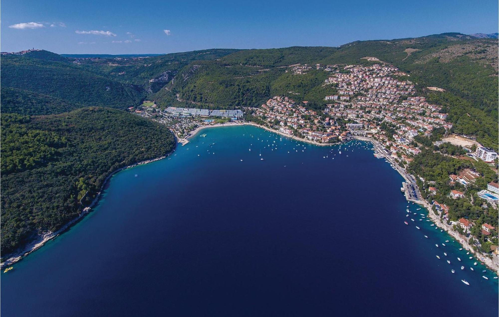 Lovely Apartment In Rabac With Kitchen Esterno foto