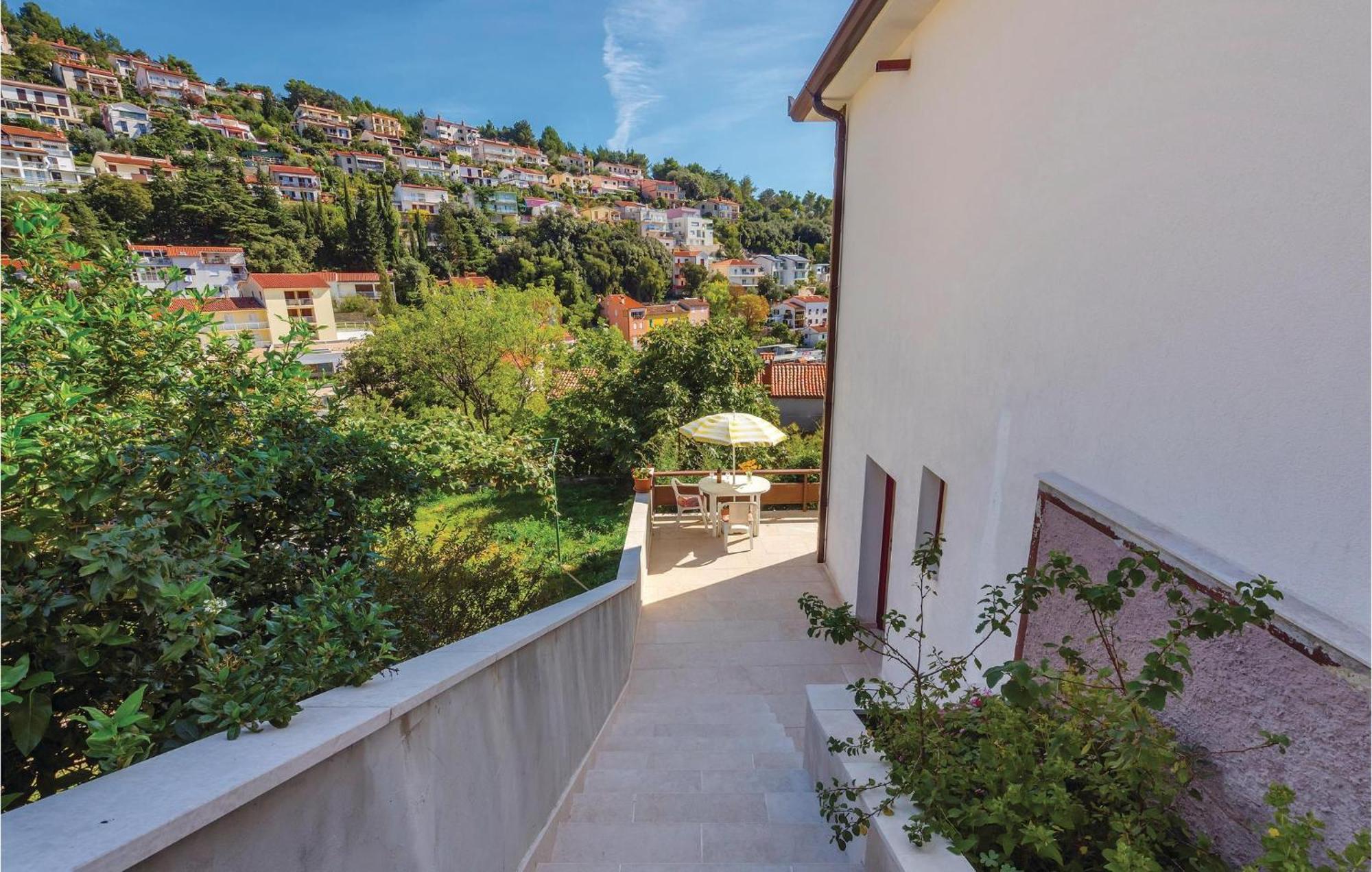 Lovely Apartment In Rabac With Kitchen Esterno foto