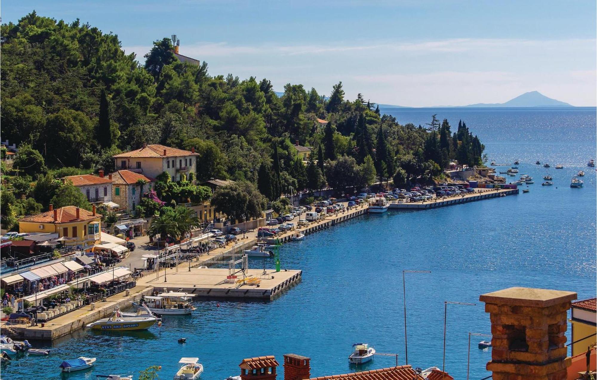 Lovely Apartment In Rabac With Kitchen Esterno foto