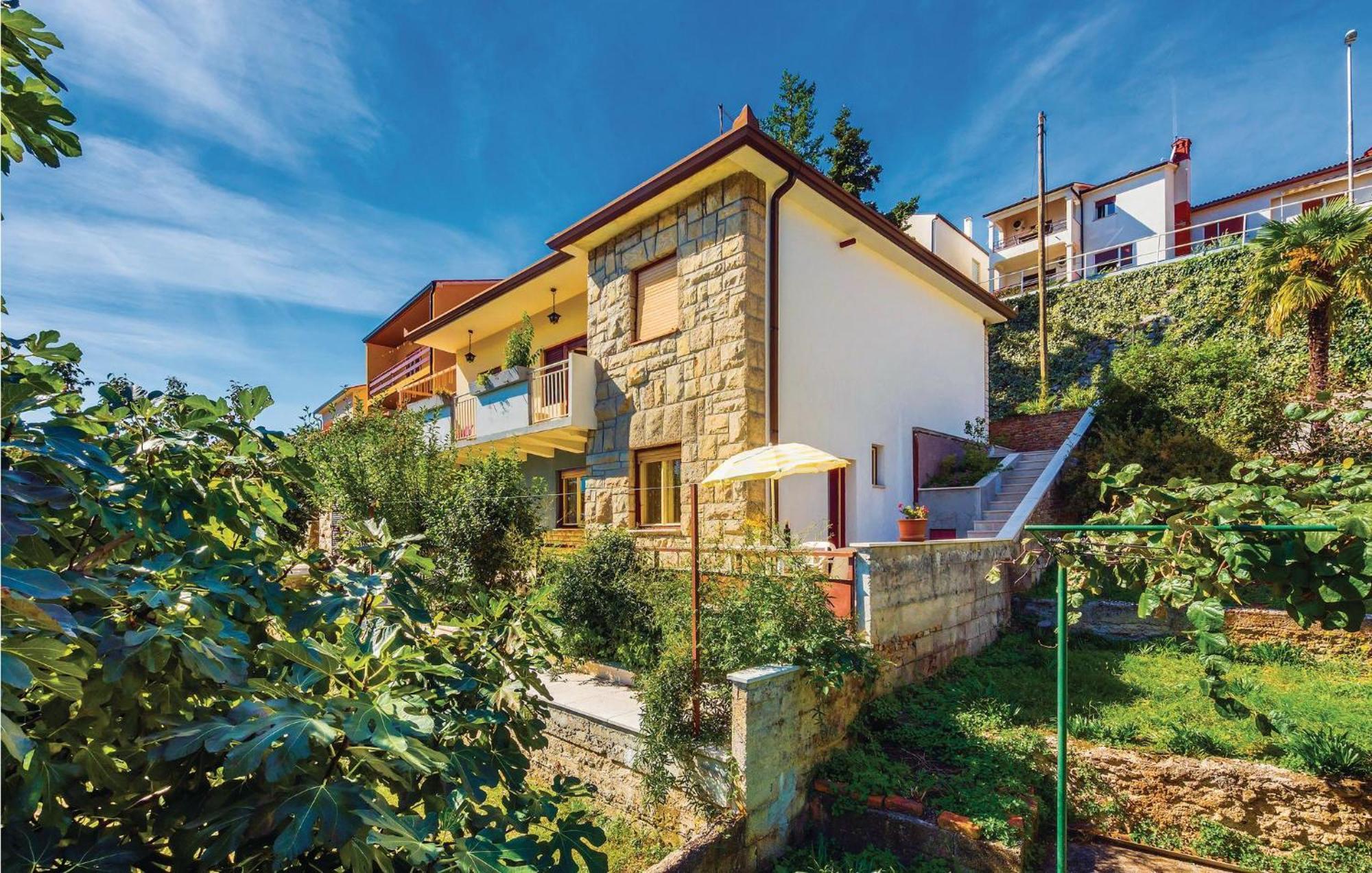 Lovely Apartment In Rabac With Kitchen Esterno foto